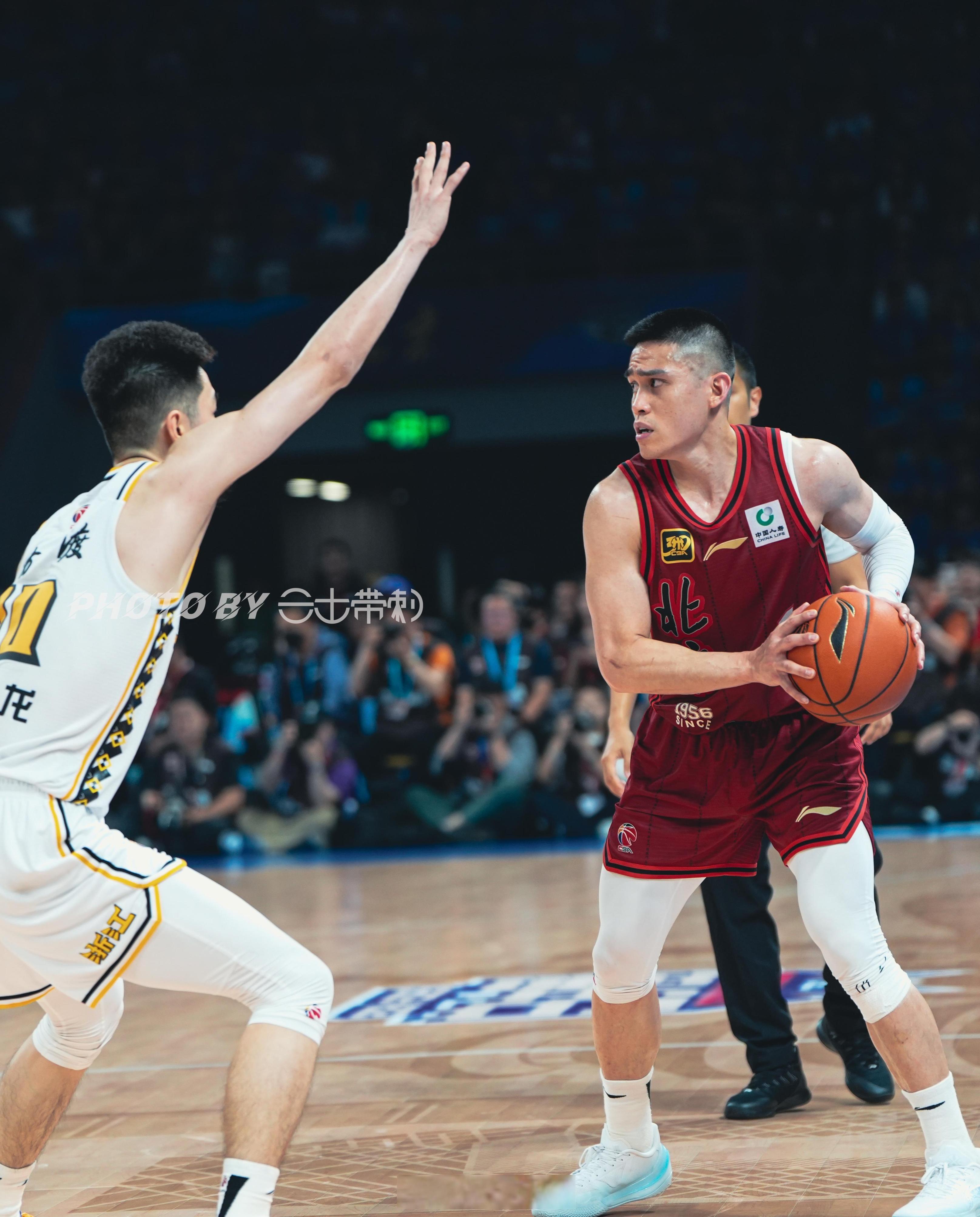 爱游戏-广东宏远对美国肯塔基队录像回放